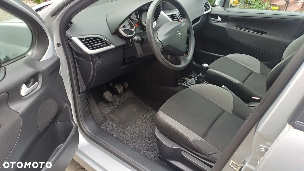 Peugeot 207 75 Filou - 13