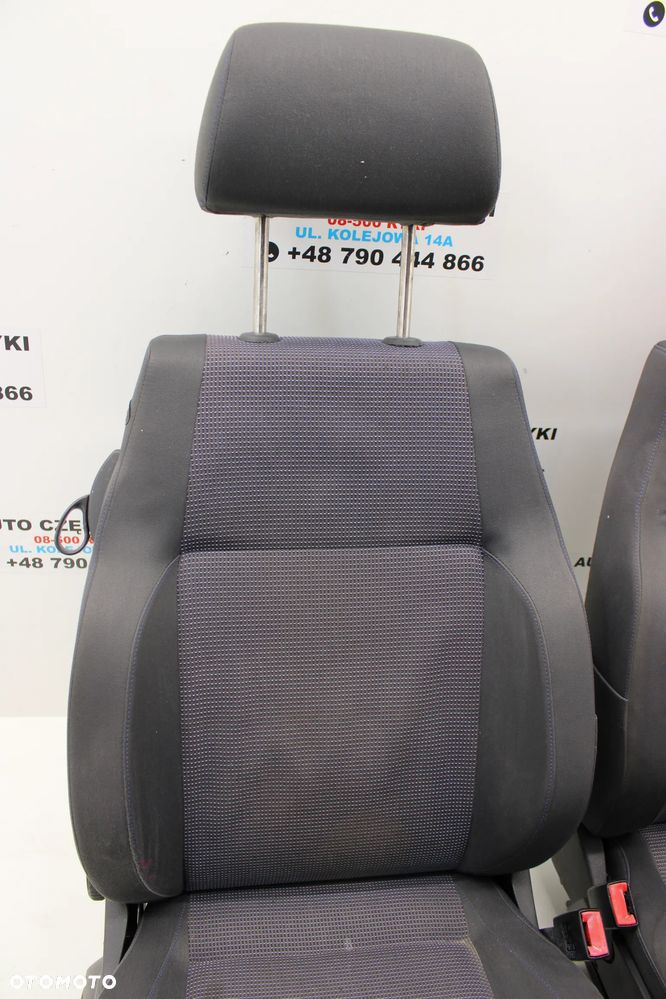 VW Polo 9n Siedzenia Folel Przód 3D - 8