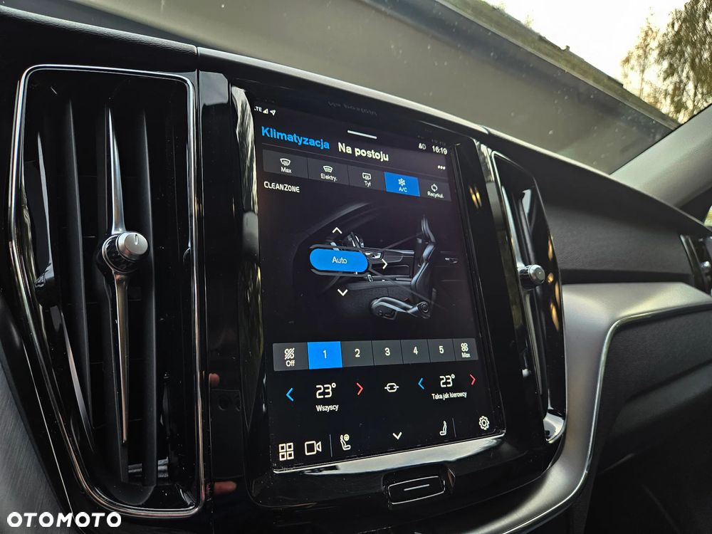 Volvo XC 60 B4 B Plus Bright - 37