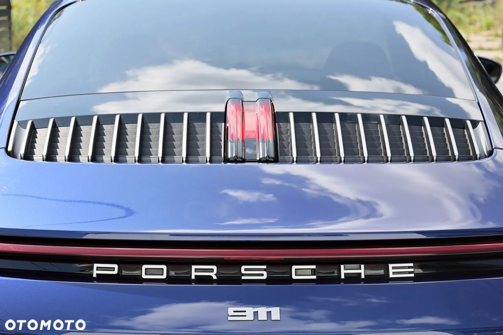 Porsche 911 Carrera 4S - 15