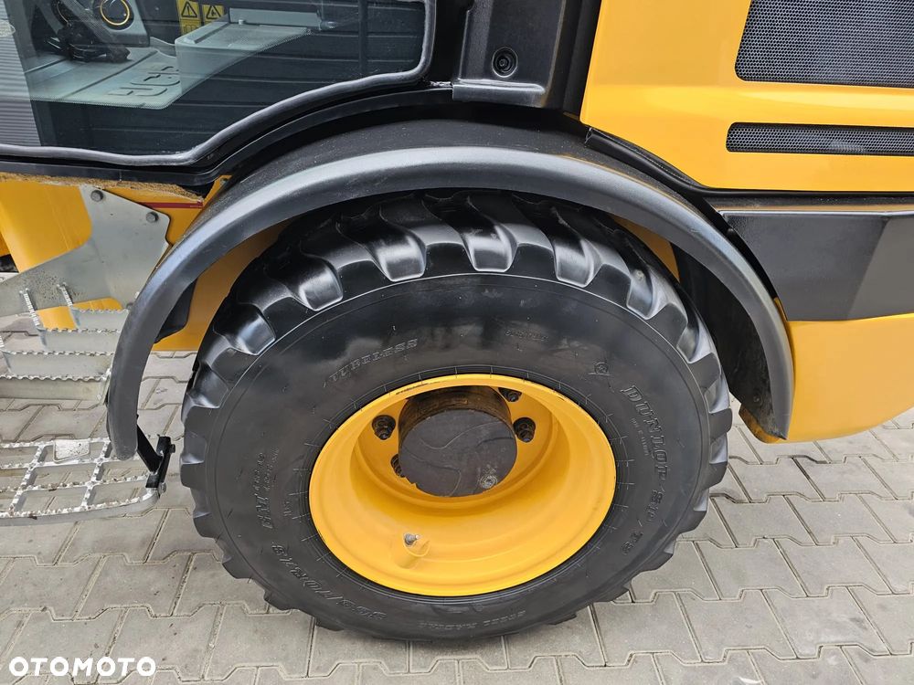 JCB 407 AGRI 2022r - 17