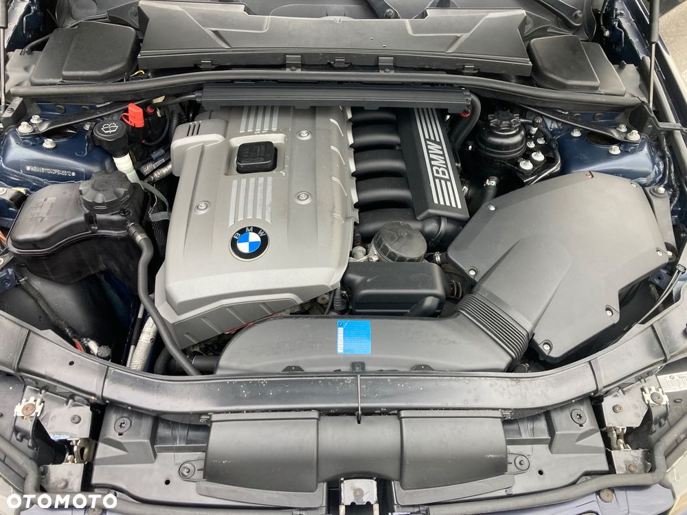 BMW Seria 3 325i - 28