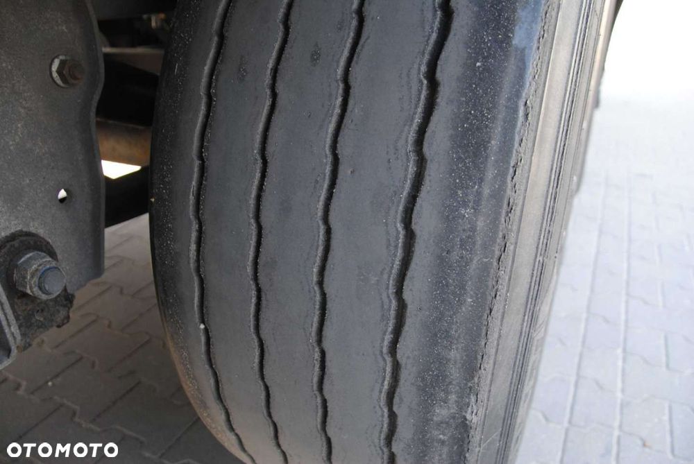 Schmitz Cargobull SCS kurtyna, podnoszona oś - 15