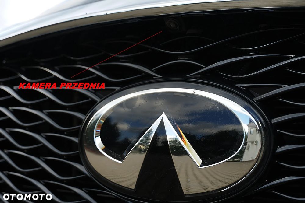 Infiniti Q30 2.0t DCT AWD Sport City Black - 11