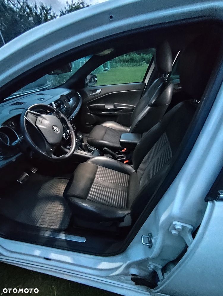 Alfa Romeo Giulietta 1.4 TB MultiAir Distinctive TCT - 4