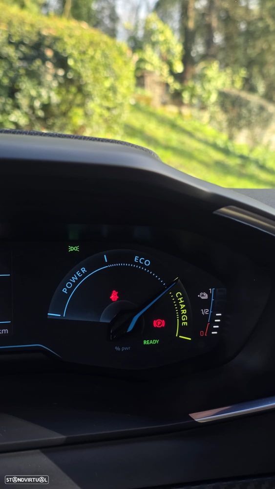 Peugeot e-208 Allure Pack - 11