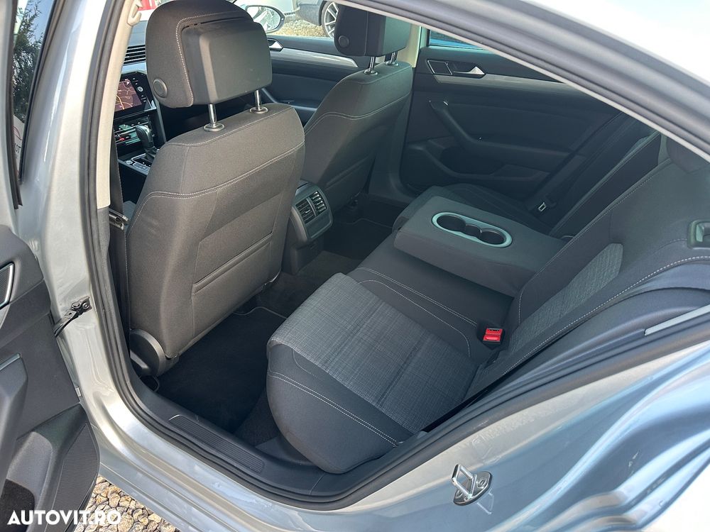 Volkswagen Passat 2.0 TDI DSG Comfortline - 17