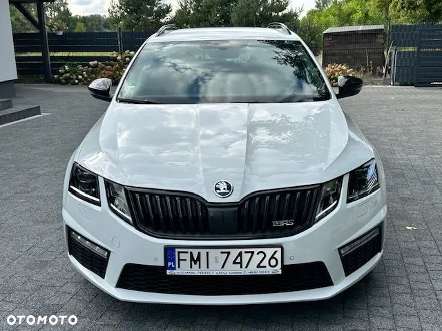 Skoda Octavia Combi 2.0 TDI RS - 2