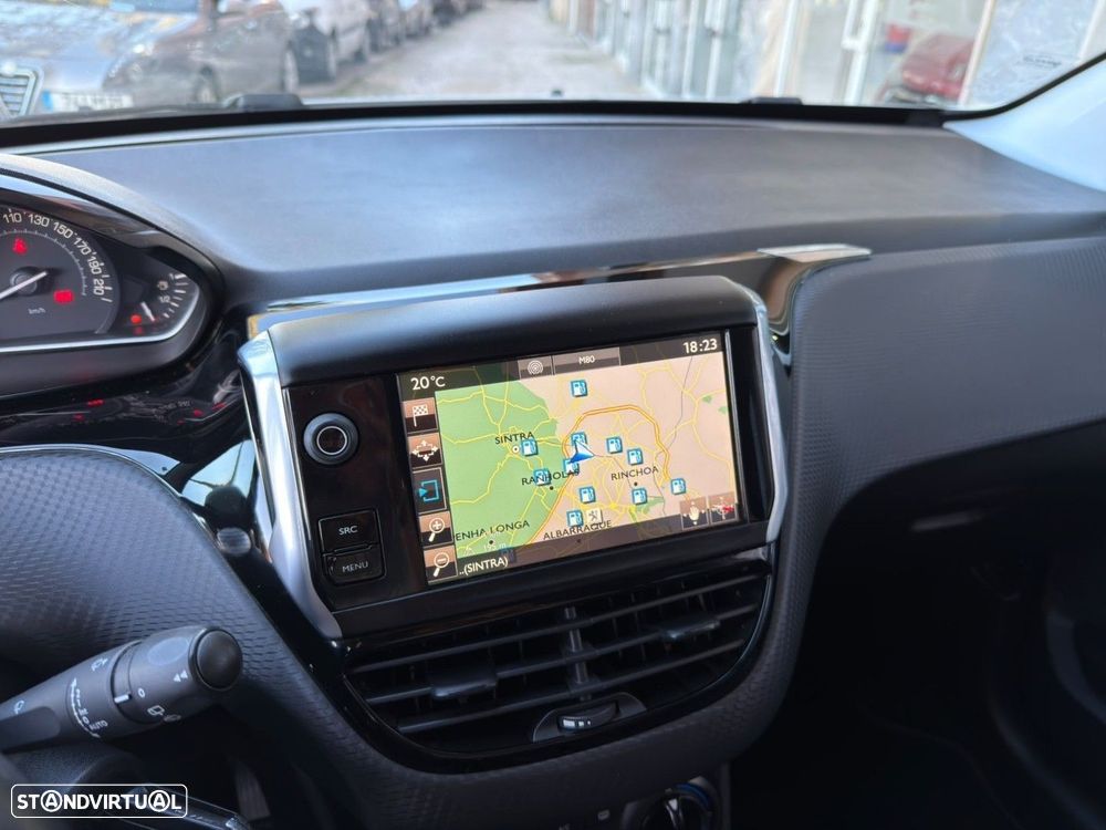 Peugeot 2008 1.2 PureTech Allure - 18