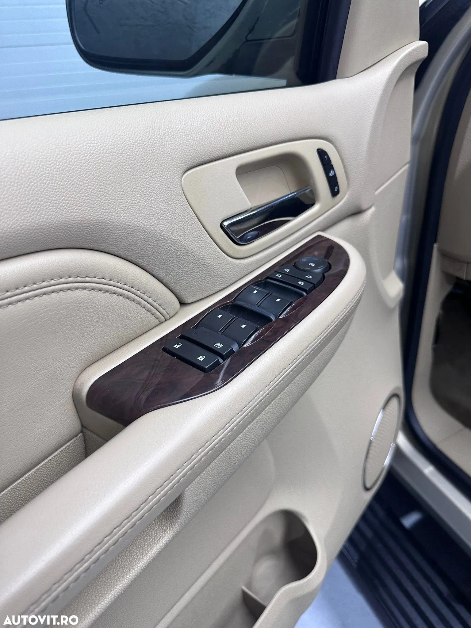 Cadillac Escalade 6.0 V8 - 25