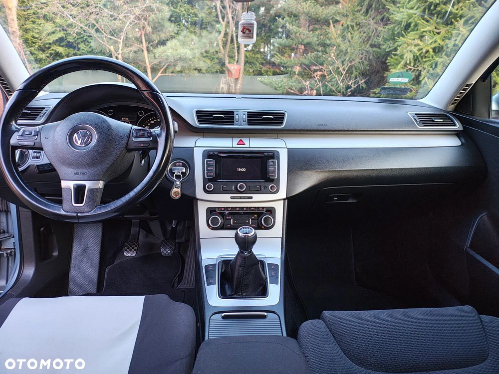 Volkswagen Passat 1.6 TDI Comfortline - 6