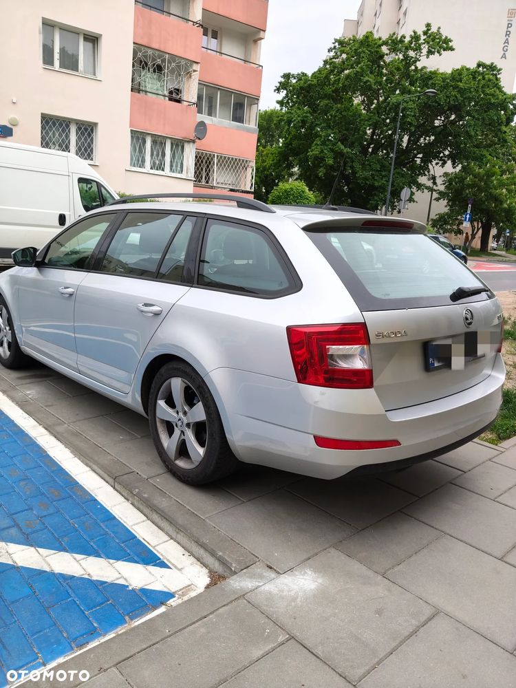 Skoda Octavia 1.6 TDI (Green tec) DSG Ambition - 5