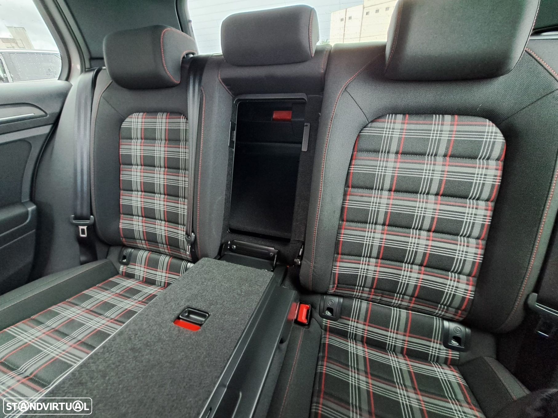 VW Golf 2.0 TSI GTI DSG Performance - 18