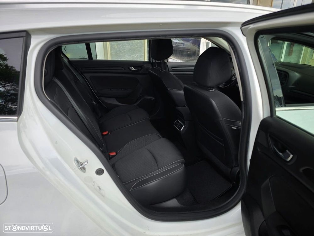 Renault Mégane Sport Tourer 1.5 Blue dCi Zen - 22