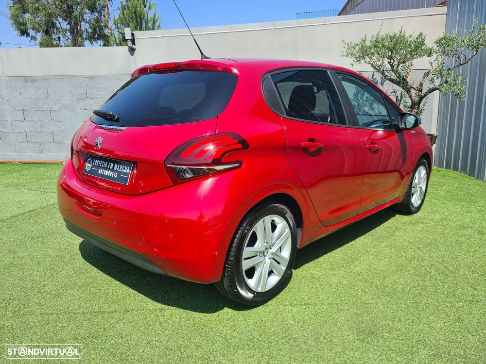 Peugeot 208 1.2 VTi SE Style - 4