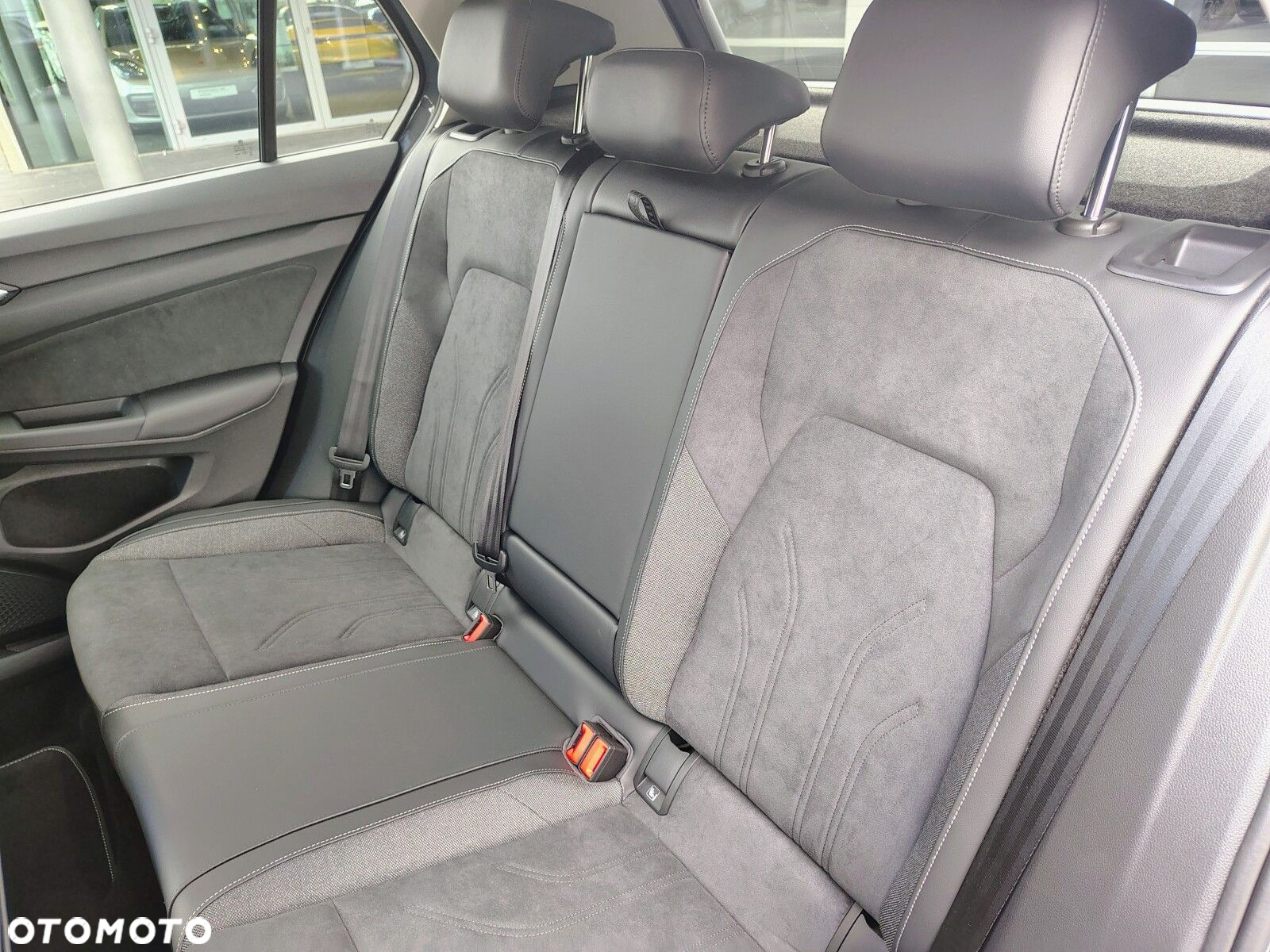 Volkswagen Golf - 22