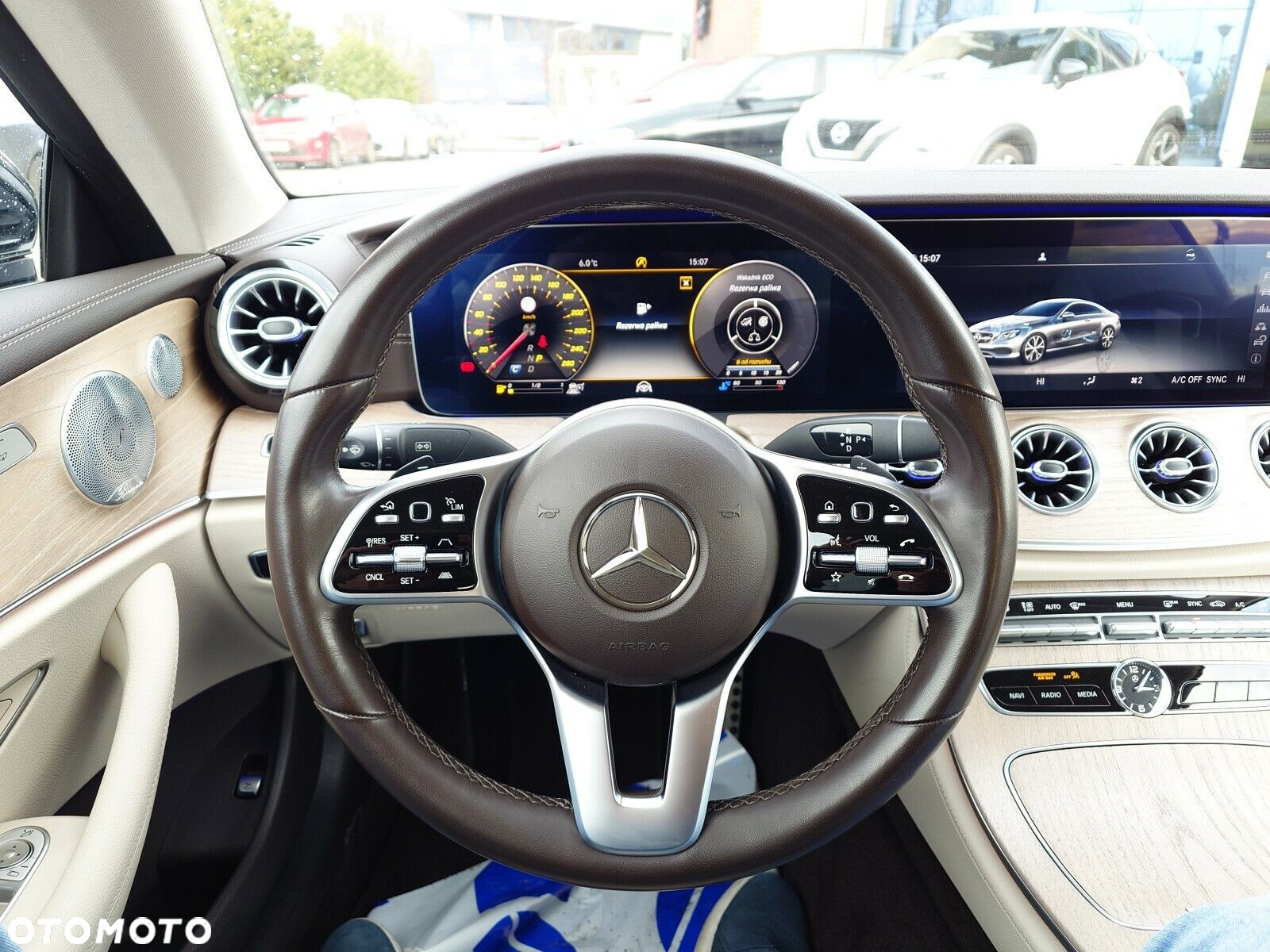 Mercedes-Benz Klasa E - 23