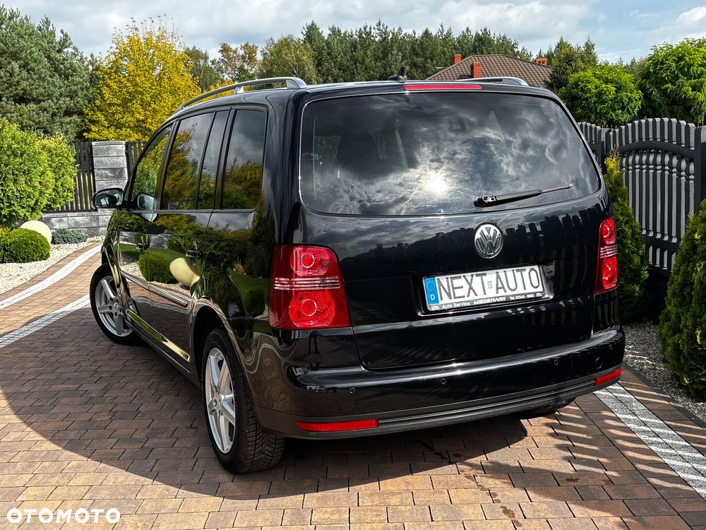 Volkswagen Touran 2.0 TDI DPF Highline - 12