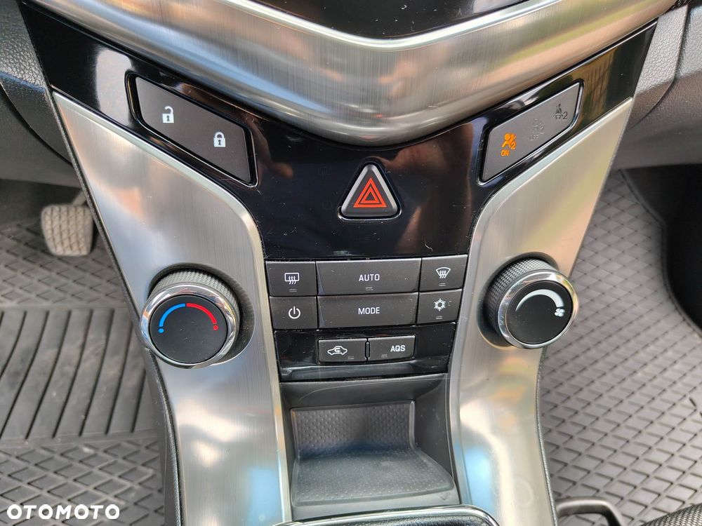 Chevrolet Cruze 2.0 LTZ - 30