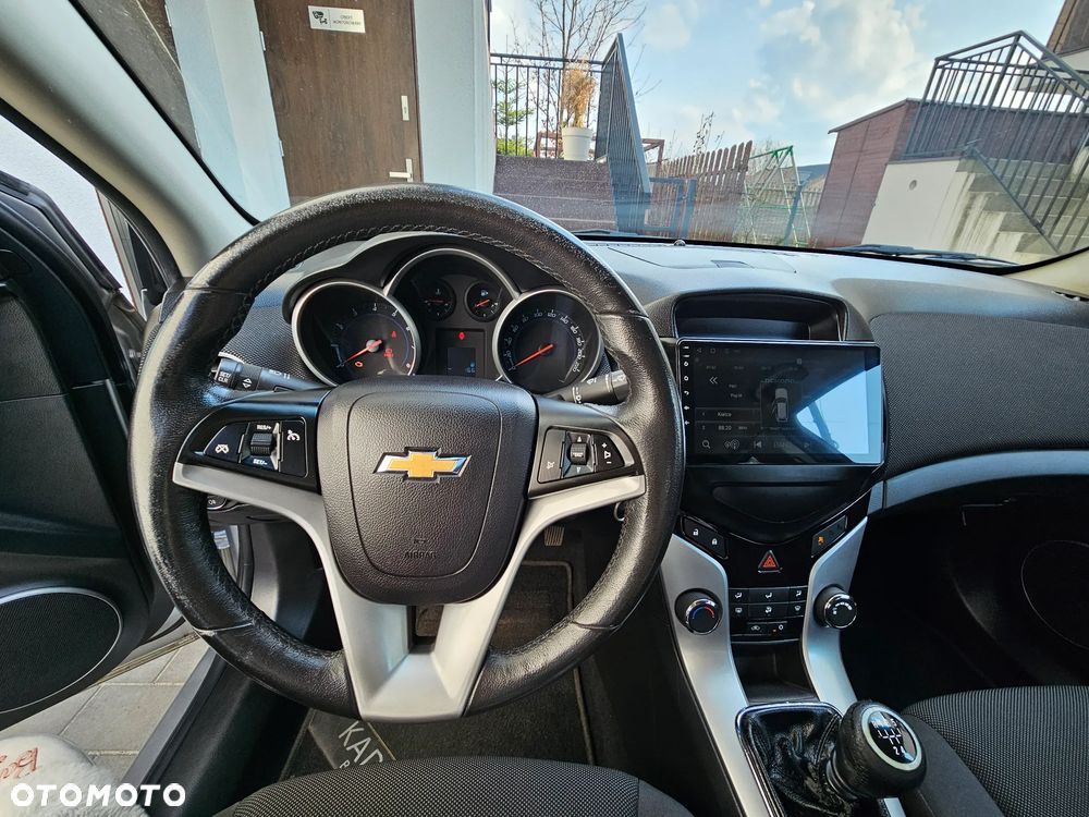 Chevrolet Cruze 1.8 LT - 23