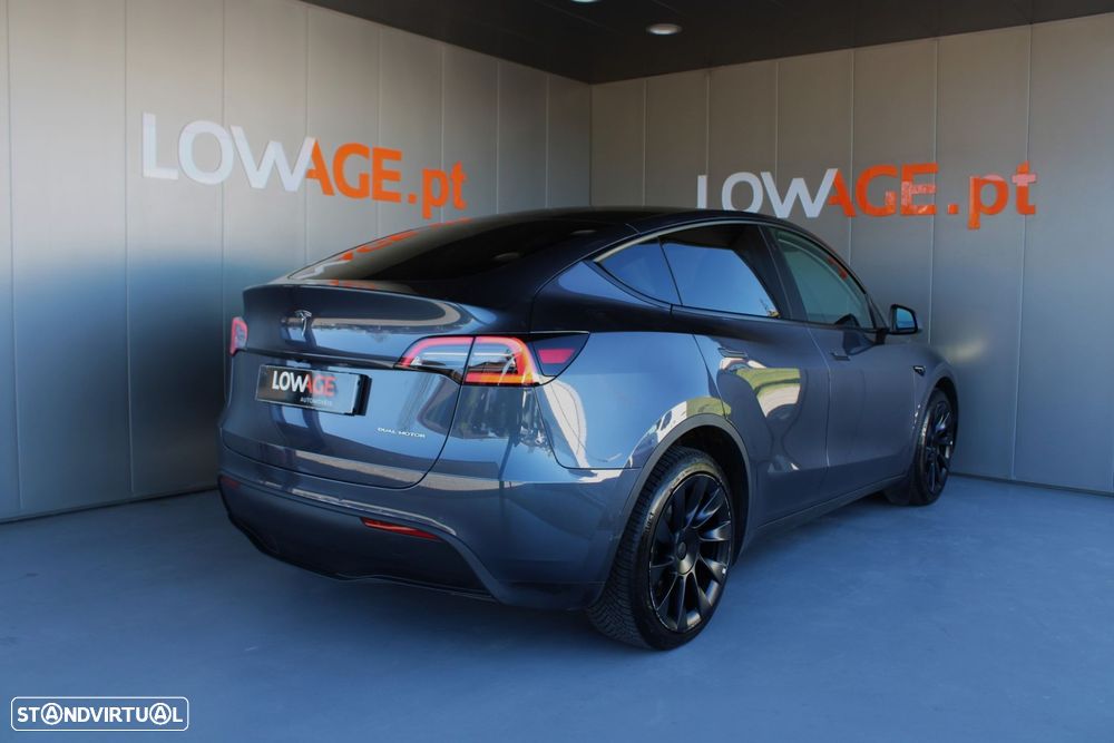 Tesla Model Y Long Range Dual Motor AWD - 3