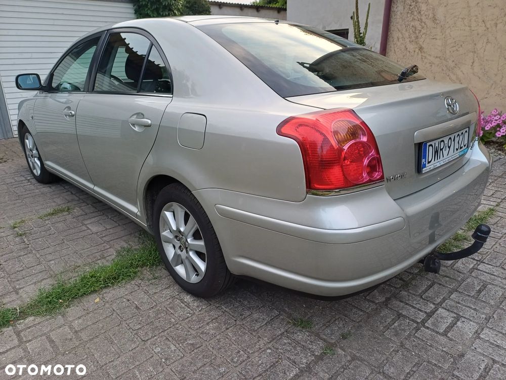 Toyota Avensis 2.0 VVT-i Edition - 8