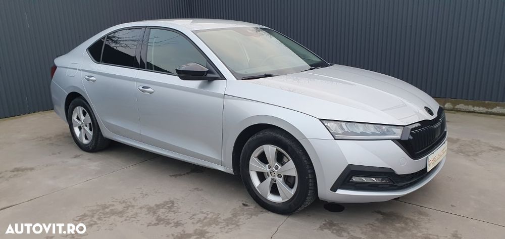 Skoda Octavia 2.0 TDI DSG Ambition - 1