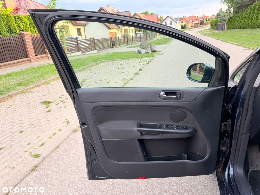 Volkswagen Golf Plus - 9