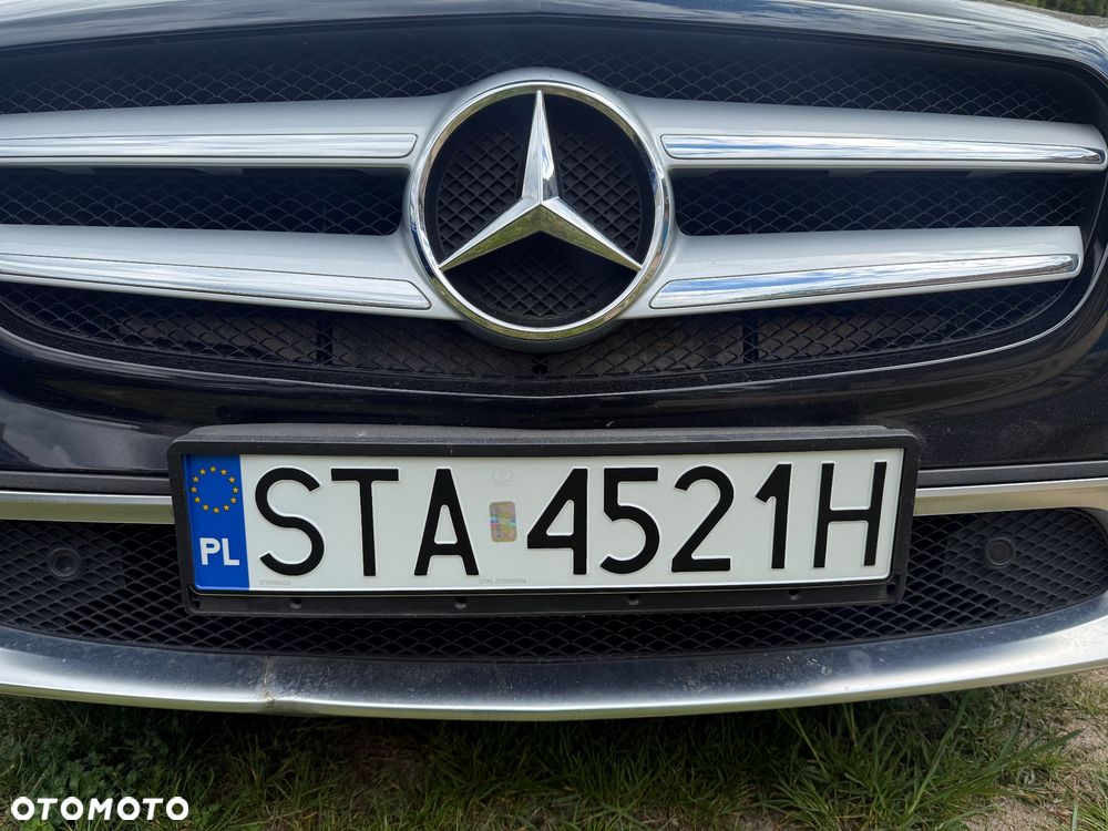 Mercedes-Benz GLA 180 7G-DCT Urban - 32