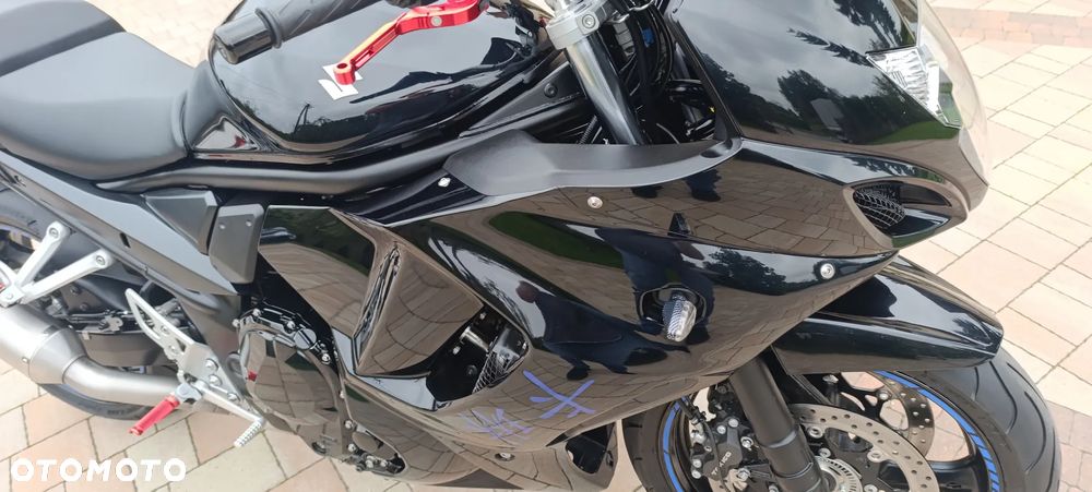 Suzuki GSX - 18