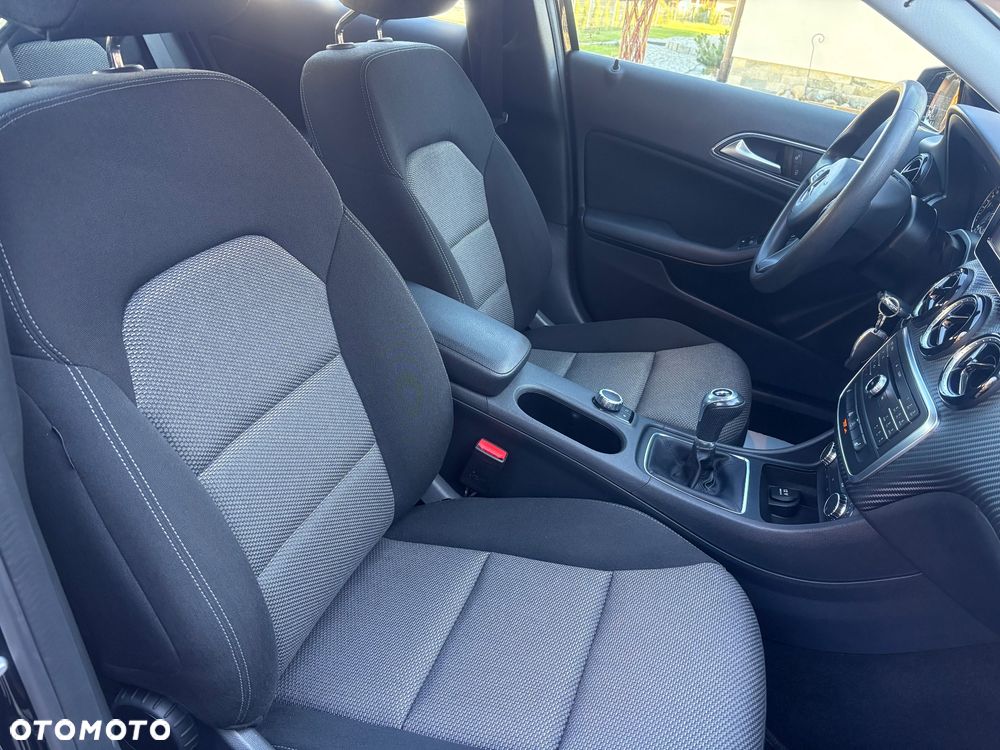 Mercedes-Benz GLA - 8