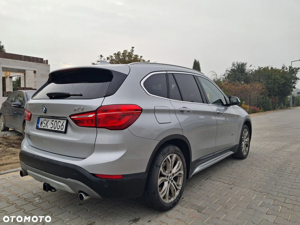 BMW X1 xDrive25i Sport Line - 3