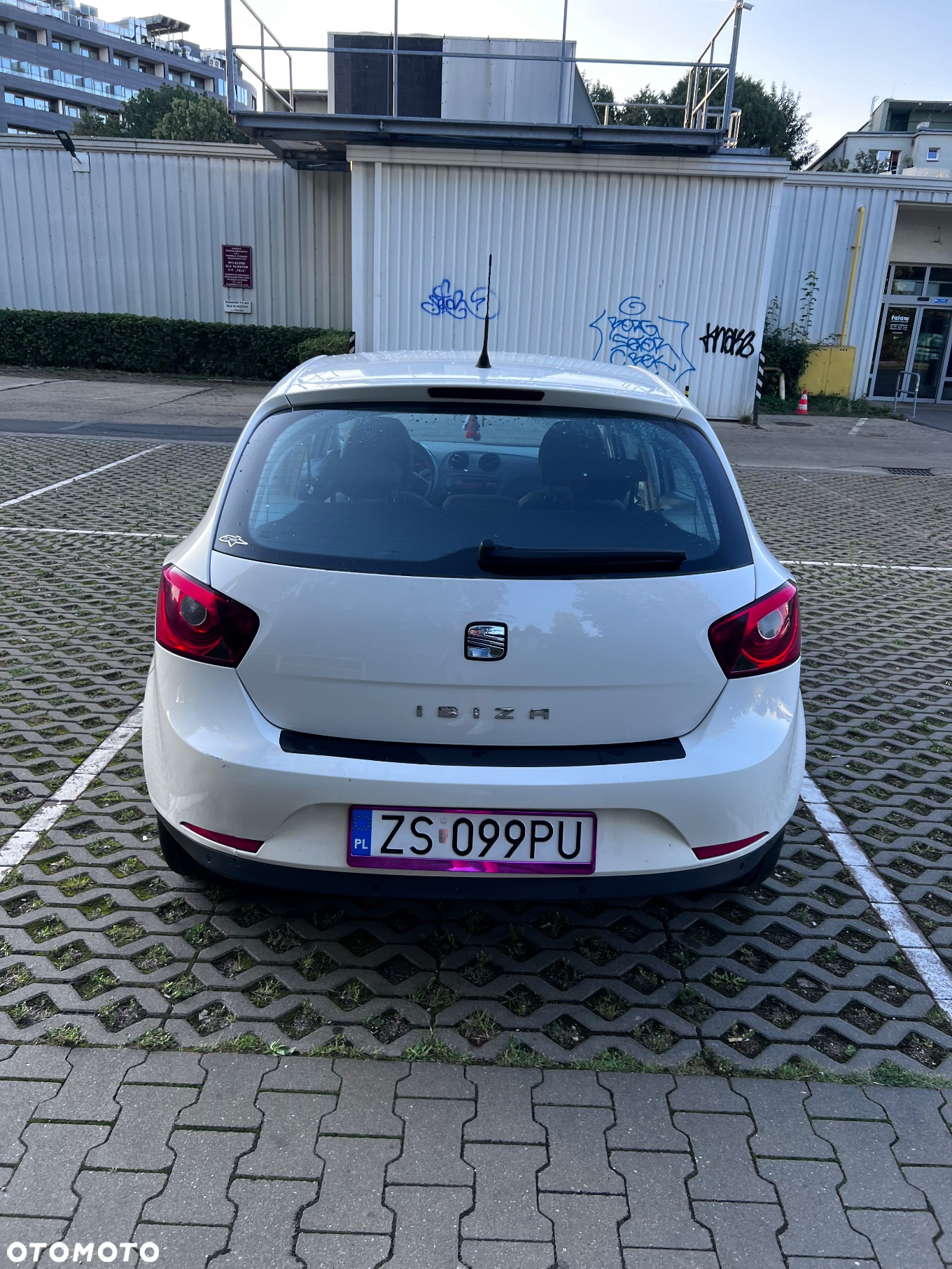 Seat Ibiza 1.6 TDI DPF Style - 4