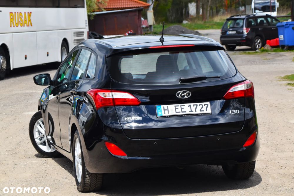 Hyundai i30 blue 1.6 CRDi Trend - 36