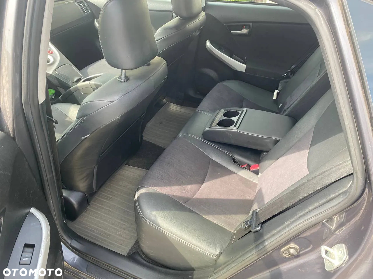 Toyota Prius Plug-in 1.8 HSD Premium - 8