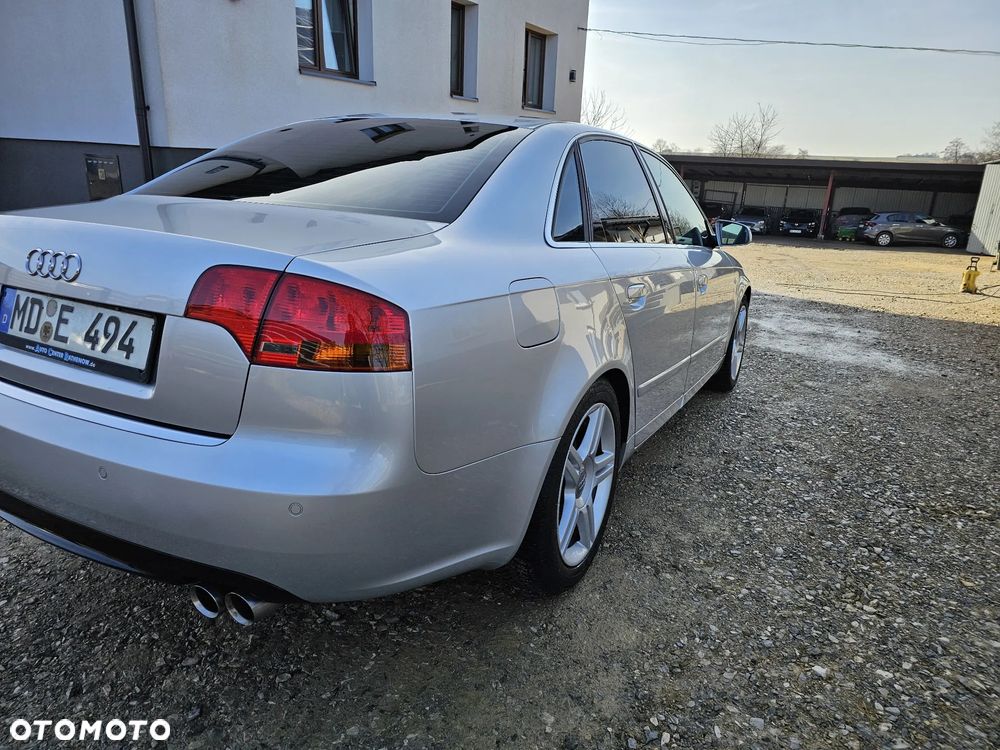 Audi A4 Limousine - 32