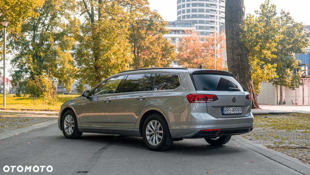 Volkswagen Passat Variant 2.0 TDI SCR DSG Comfortline - 18