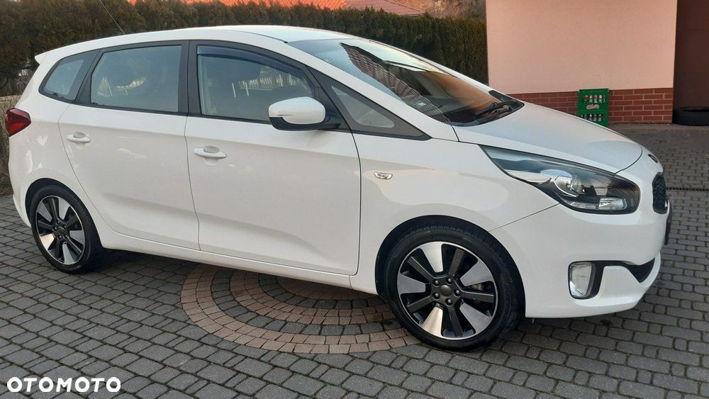 Kia Carens - 7