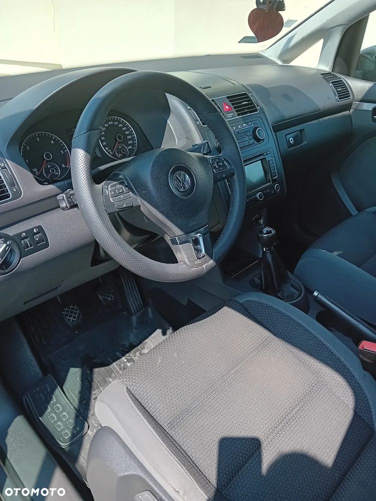 Volkswagen Touran 2.0 TDI DPF BlueMotion Technology Comfortline - 11