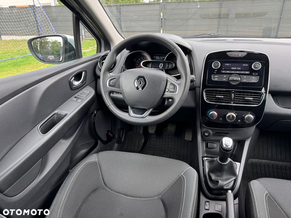Renault Clio 1.2 16V 75 Life - 17