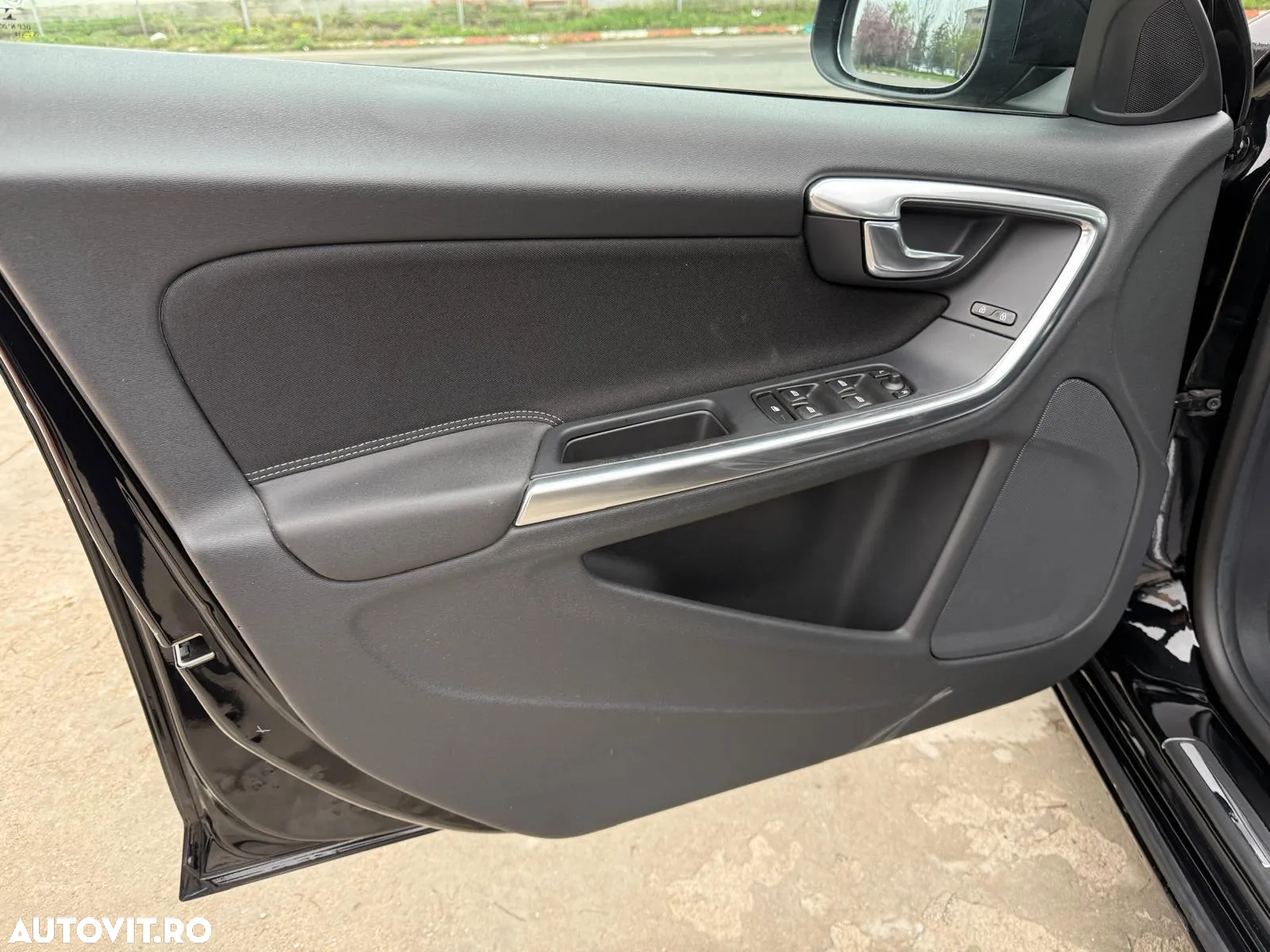 Volvo V60 D3 Geartronic Kinetic - 37