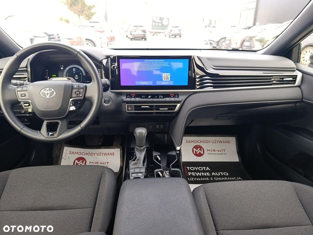 Toyota Camry - 16