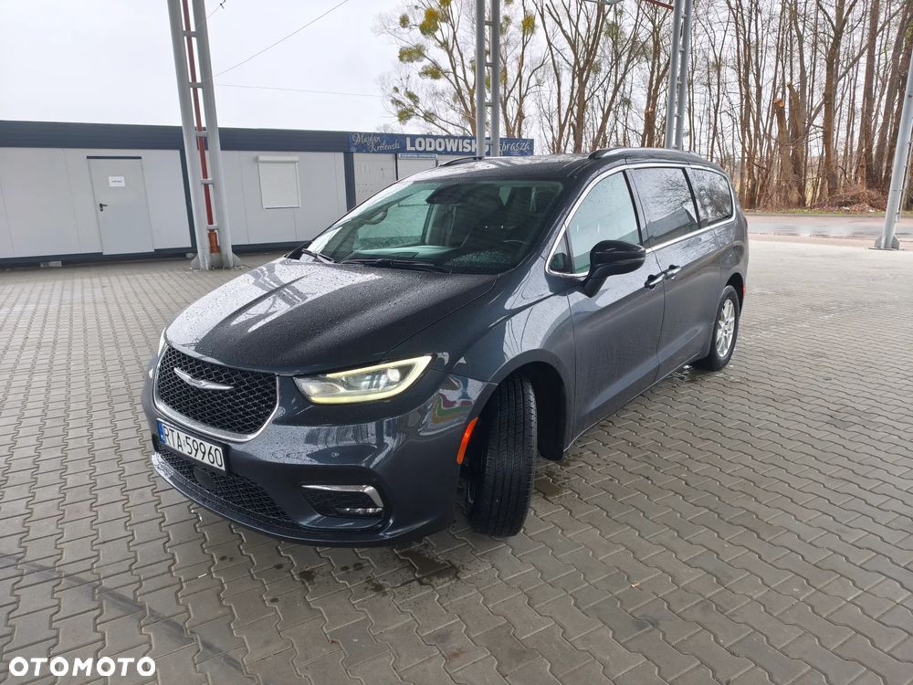 Chrysler Pacifica - 1