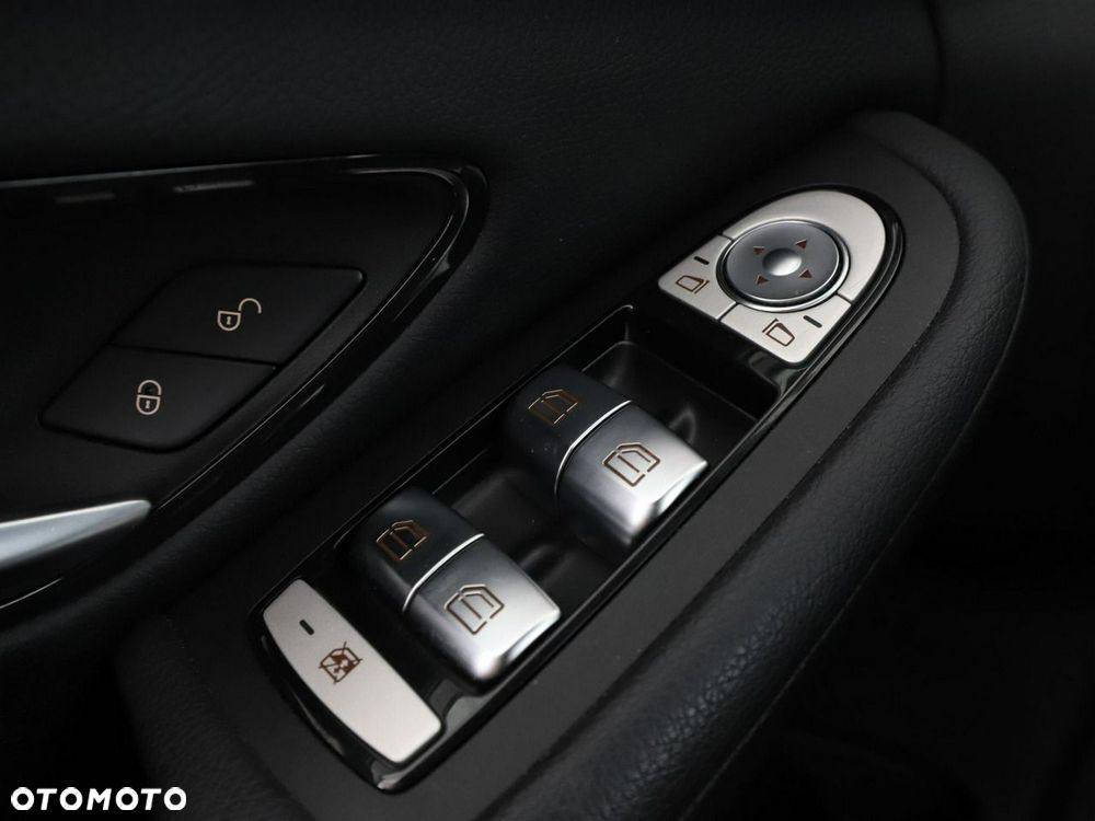 Mercedes-Benz Klasa C 300 de 9G-TRONIC Avantgarde - 38