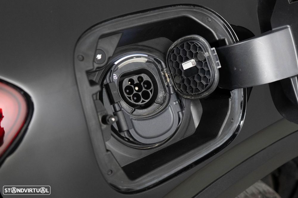 Mercedes-Benz GLA 250 e Progressive - 16