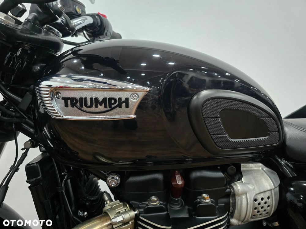 Triumph Bonneville - 18