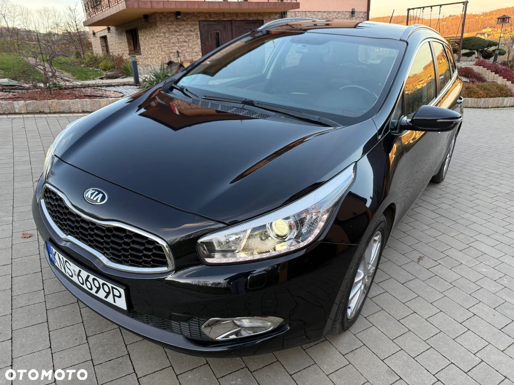 Kia Ceed - 11