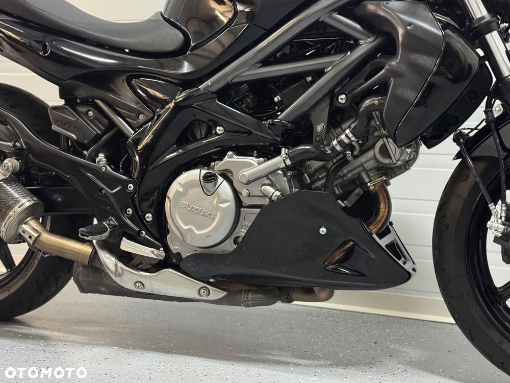 Suzuki Gladius - 6