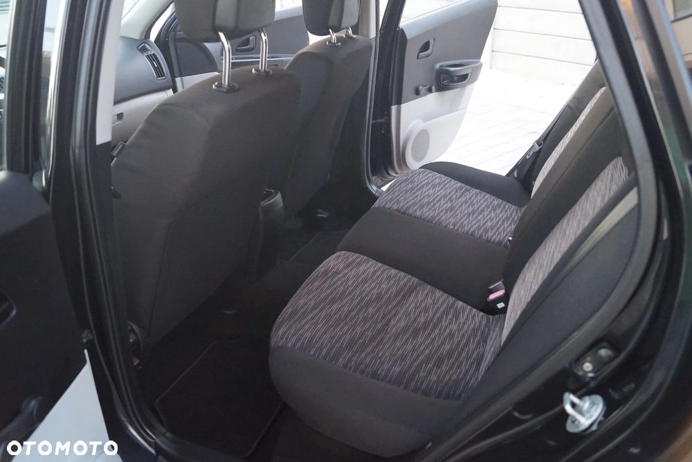 Kia Ceed - 31