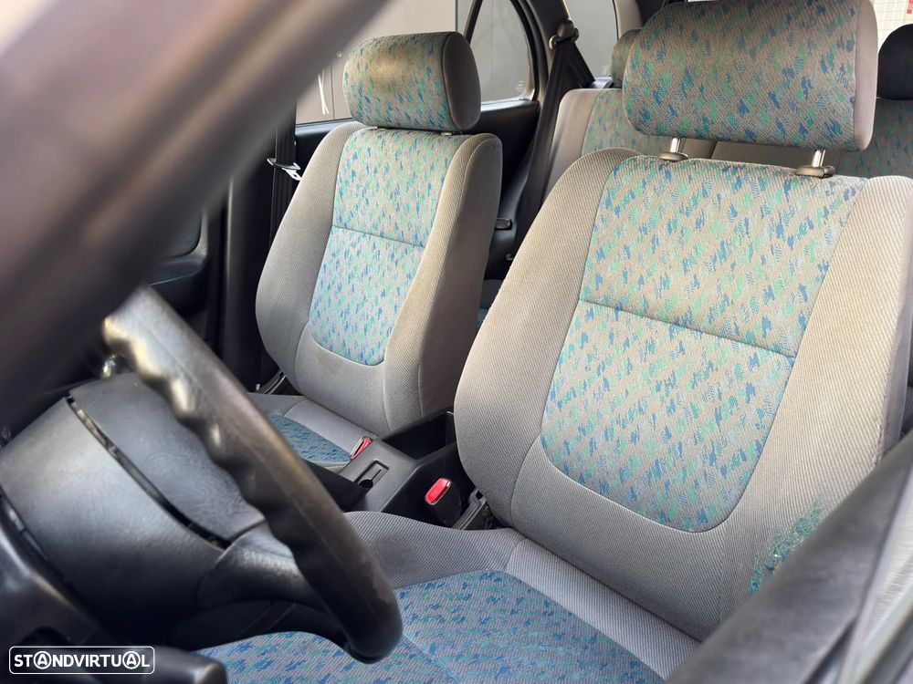 Nissan Almera - 6